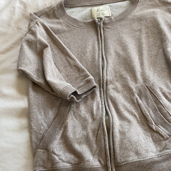 Short sleeved zip up sweatshirt - Picture 3 of 4